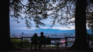 Lee más sobre el artículo ¿Vives en tu relación o en tus expectativas?